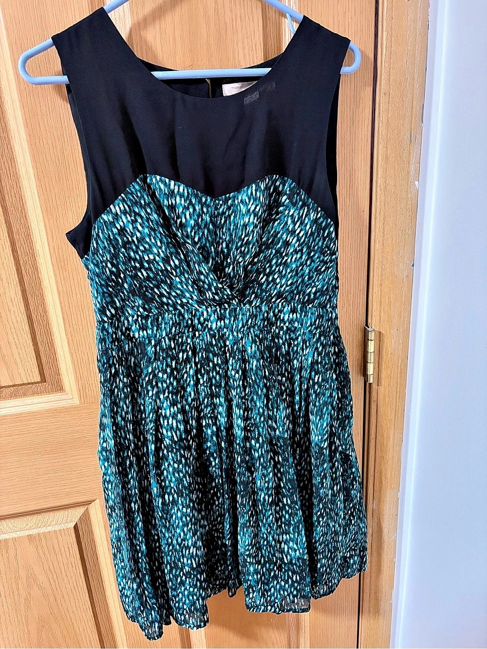 Forever 21 Abstract Mini Dress in Black & Turquoise Size Medium Like New